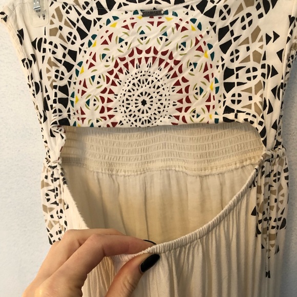 Element Maxi dress. Cream with bursts of colour. Size M-fits like a S. - Picture 13 of 13